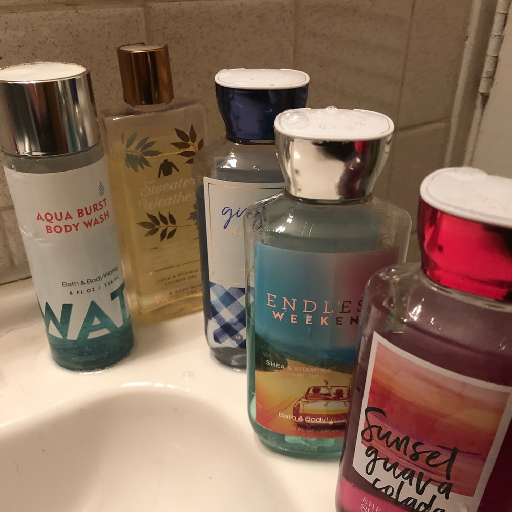 Bath and body works body wash x5